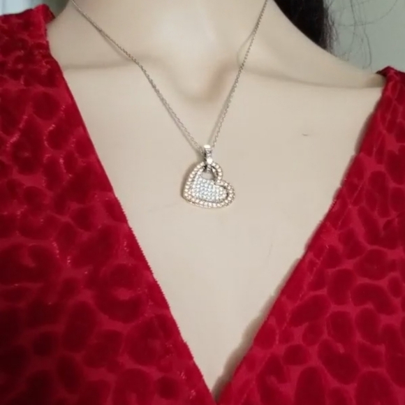 Authentic SWAROVSKI heart charm necklace - Picture 16 of 17